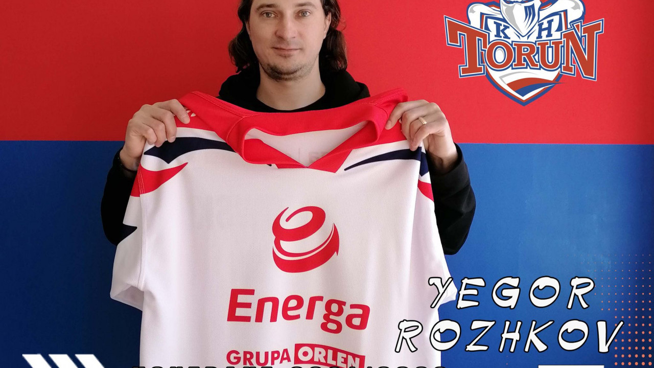 Egor Rozhkov z kontraktem!