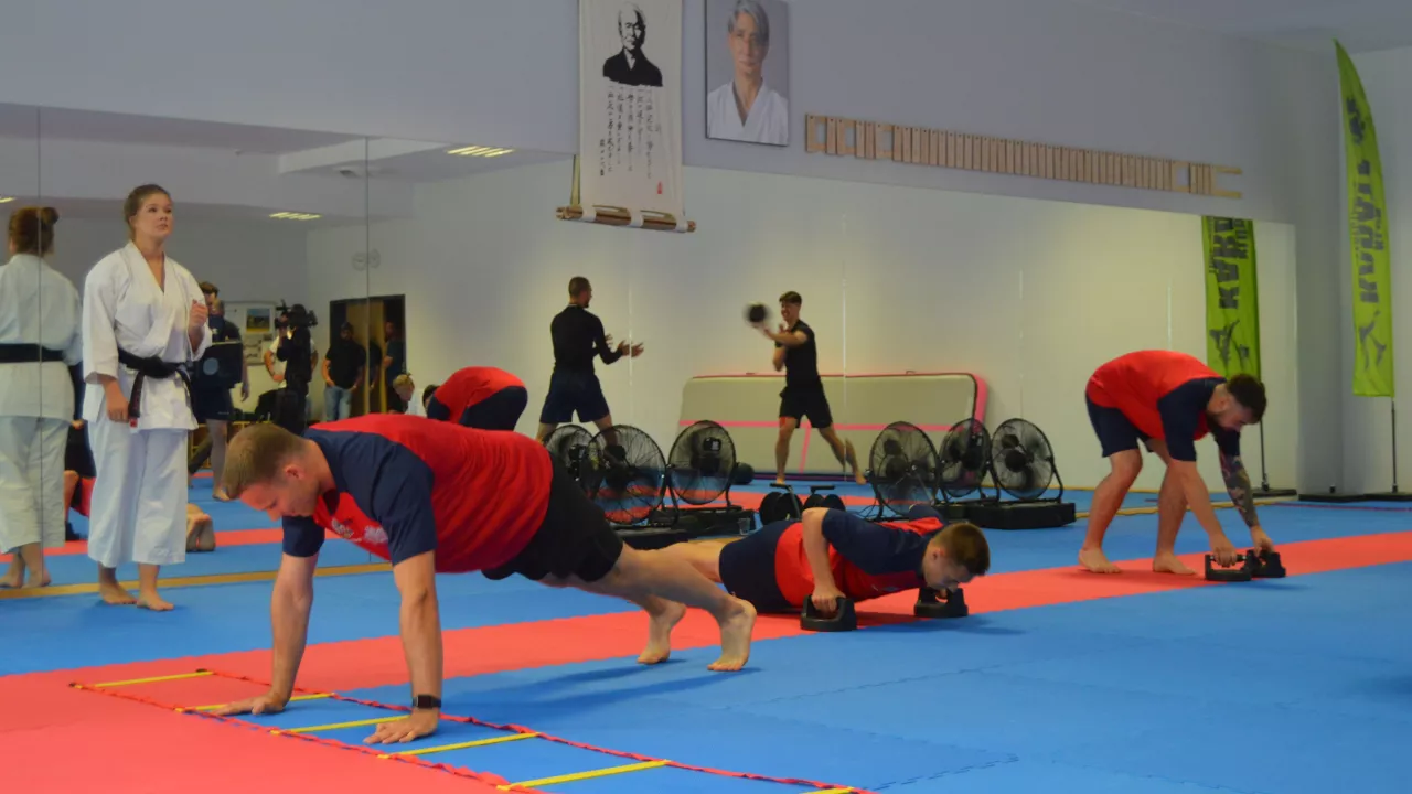 Nasi zawodnicy pod okiem Mistrzyń z  Karate Kumade Toruń