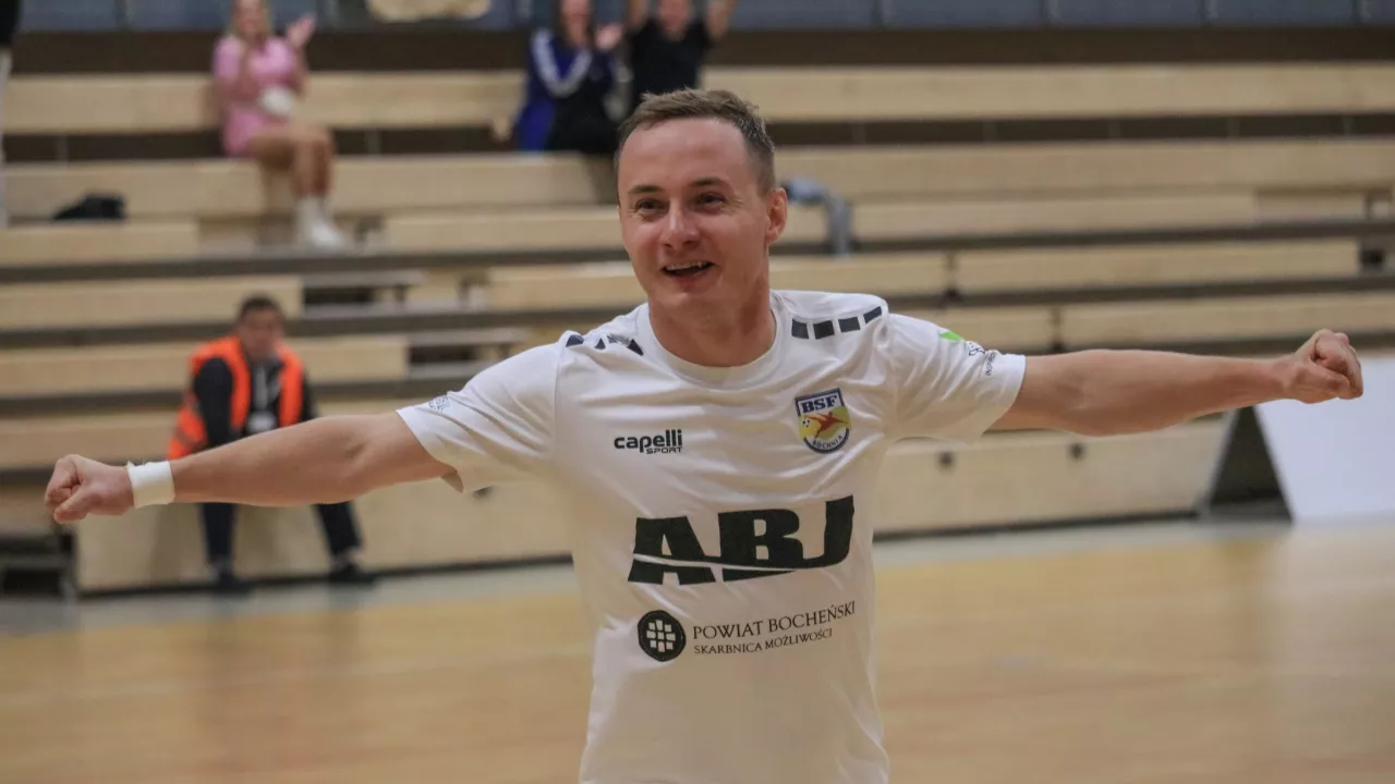 Wojciech Przybył na kolejny sezon w Bochni